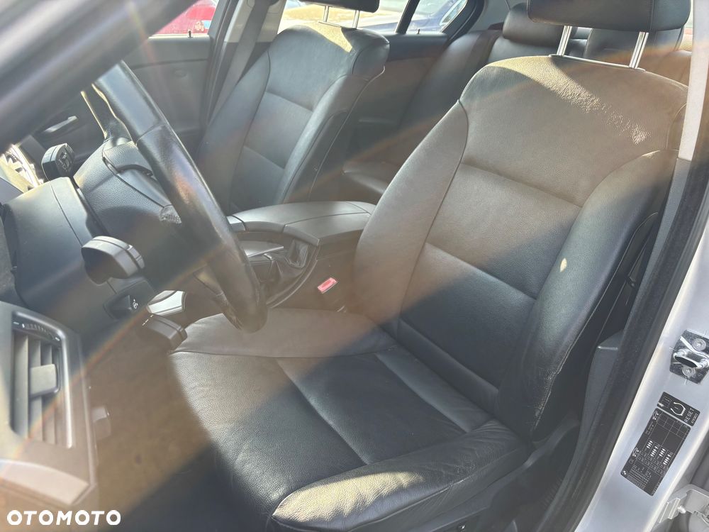 BMW Seria 5 523i - 20