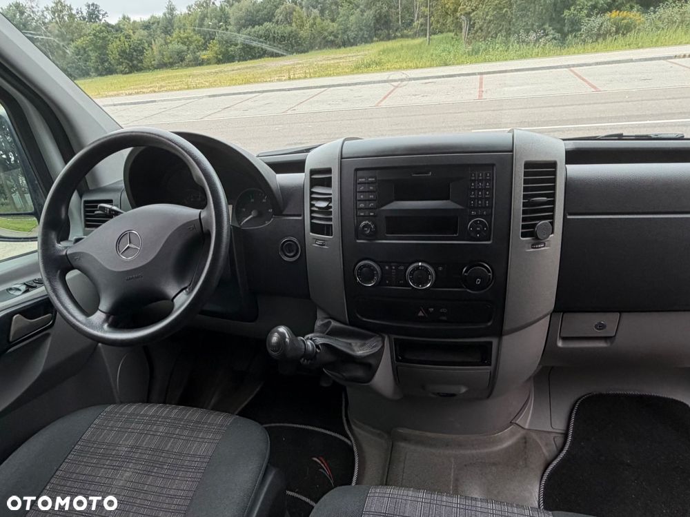 Mercedes-Benz Sprinter - 11