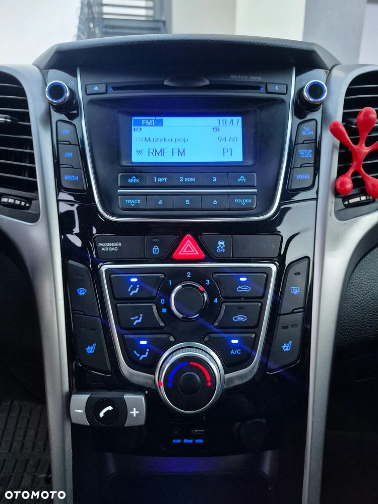 Hyundai i30 blue 1.4 Trend - 27