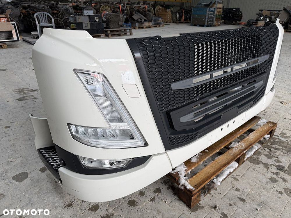 ZDERZAK KOMPLETNY VOLVO FM5 EURO6 - 2