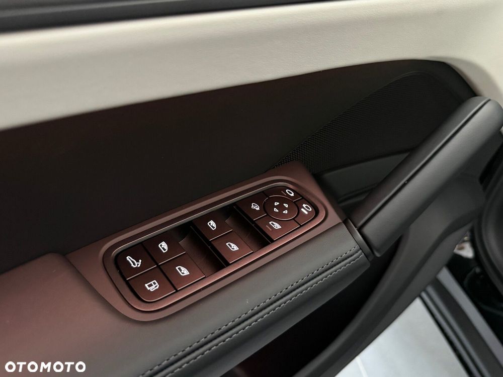 Porsche Cayenne - 13