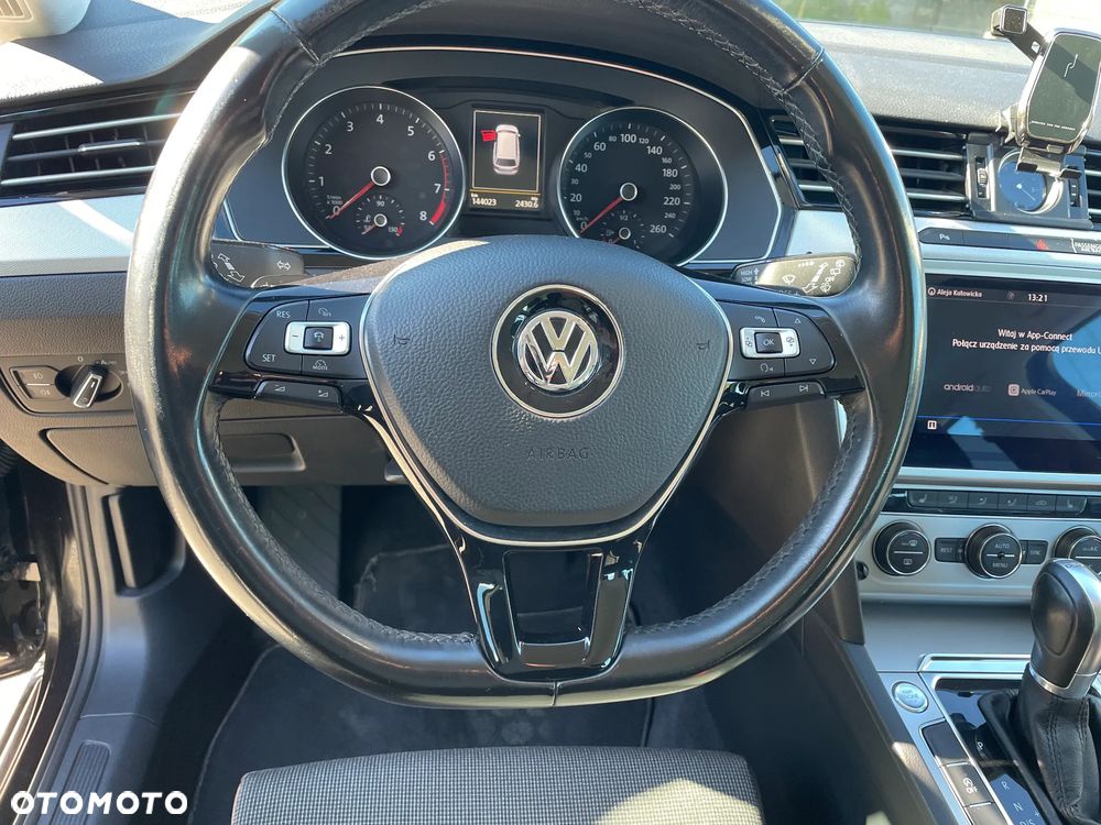 Volkswagen Passat - 22