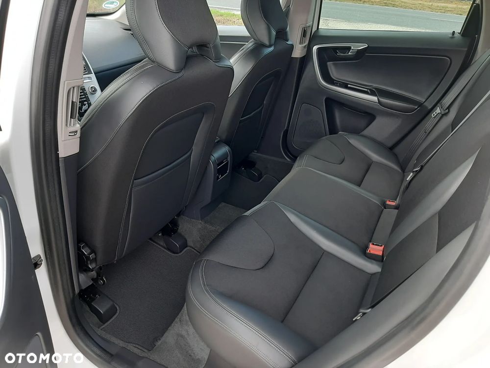 Volvo XC 60 - 25