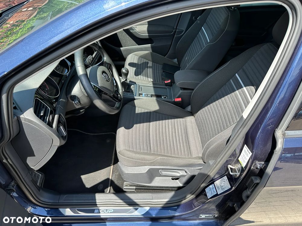 Volkswagen Golf - 17