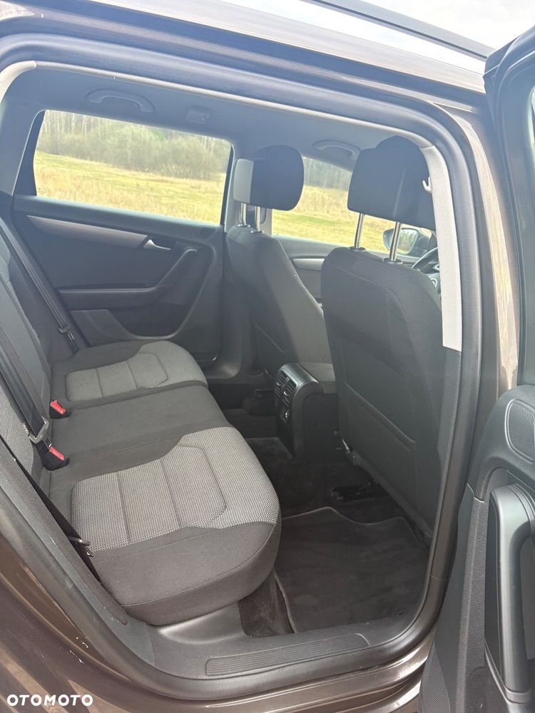 Volkswagen Passat 2.0 Blue TDI SCR Trendline - 24