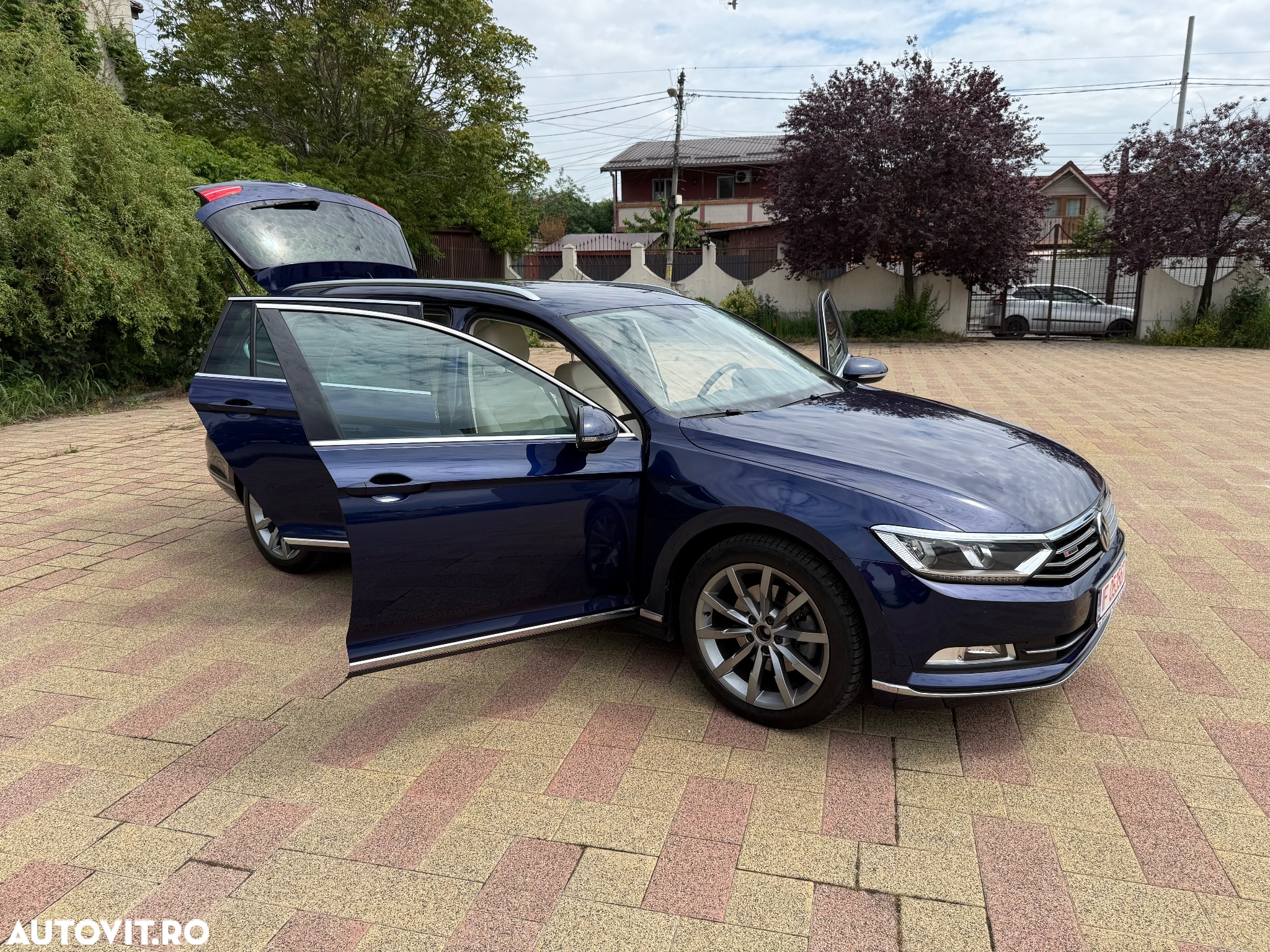 Volkswagen Passat Variant 2.0 TDI DSG 4Motion Highline - 18