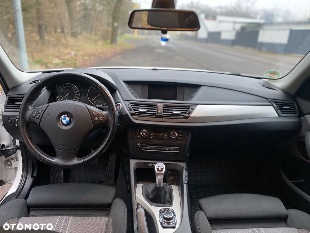 BMW X1 xDrive18d - 13