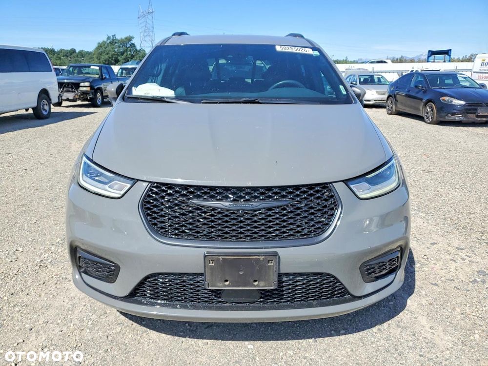 Chrysler Pacifica - 2