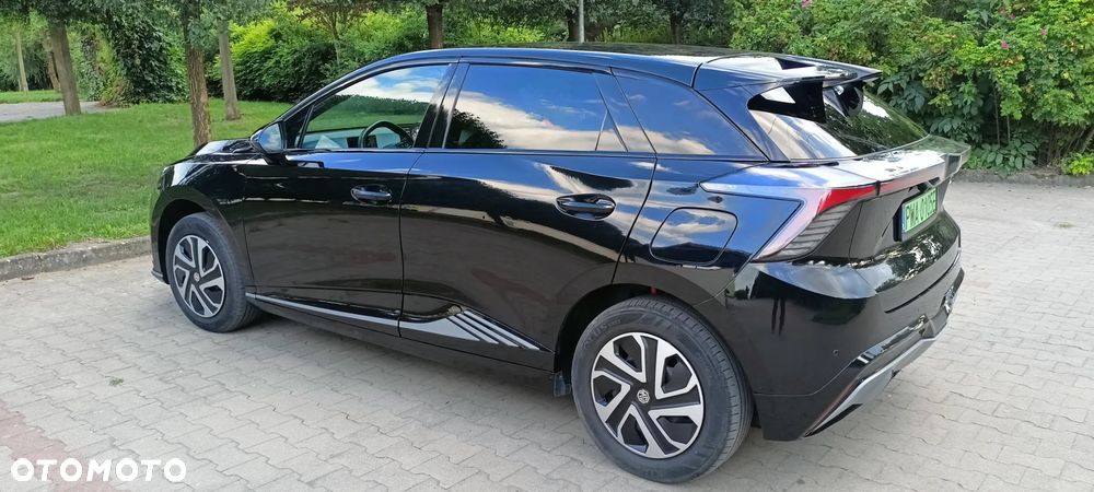 MG 4 Luxury 64 kWh - 32