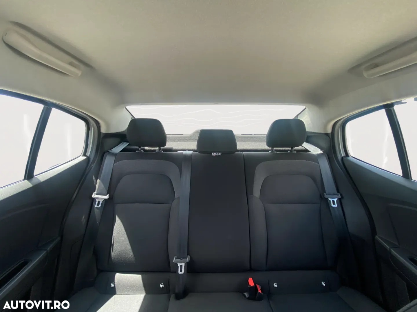 Dacia Logan TCe 90 Essential - 10