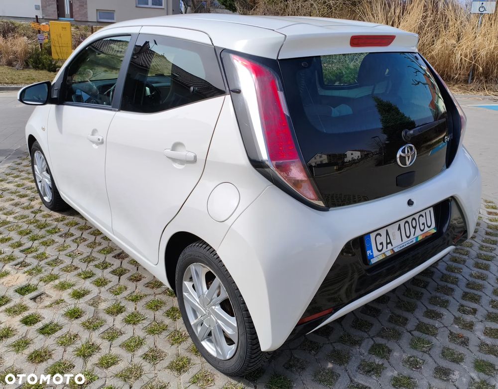 Toyota Aygo x-play - 6