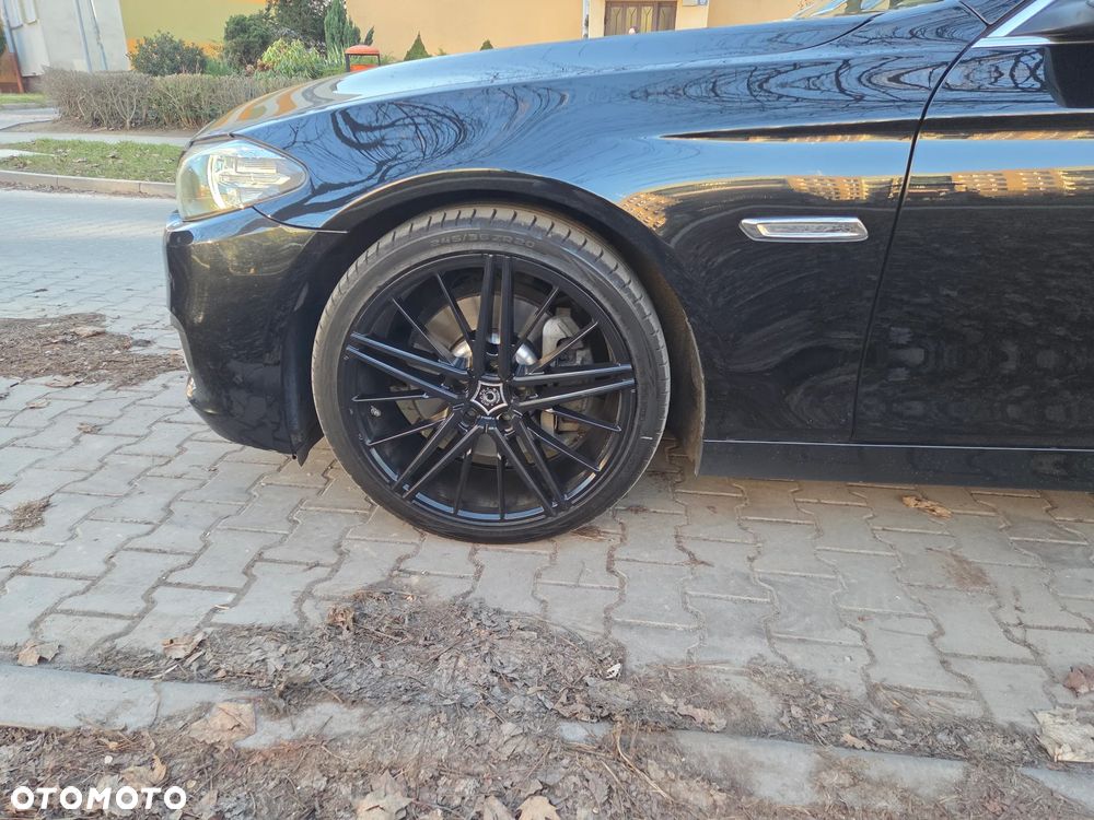 BMW Seria 5 525d - 9