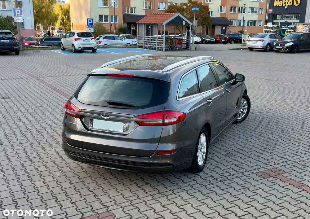 Ford Mondeo 2.0 Hybrid Titanium - 10