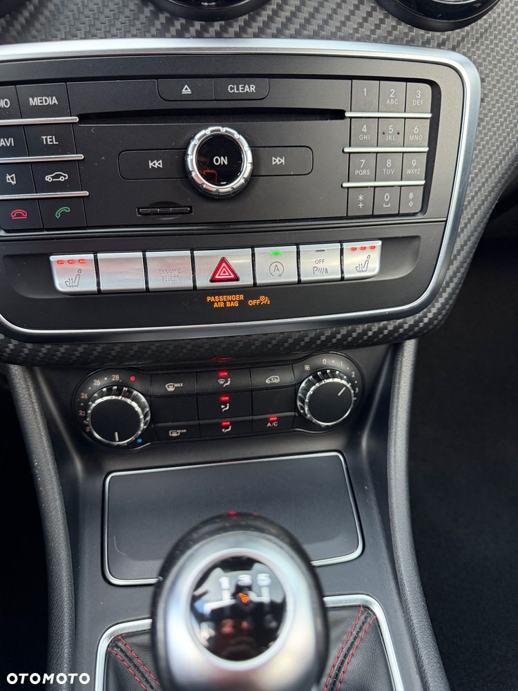 Mercedes-Benz GLA 200 d AMG Line - 22