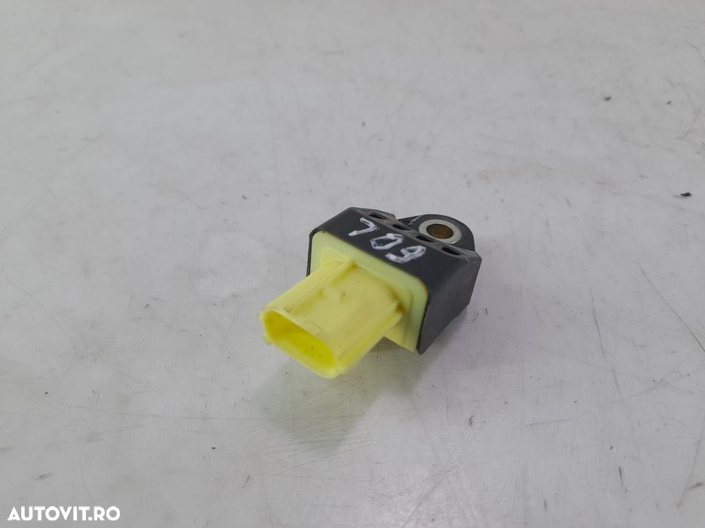 Senzor impact 89831-42010 Toyota RAV4 3 (XA30) [2005 - 2010] 2.2 d-4d - 1