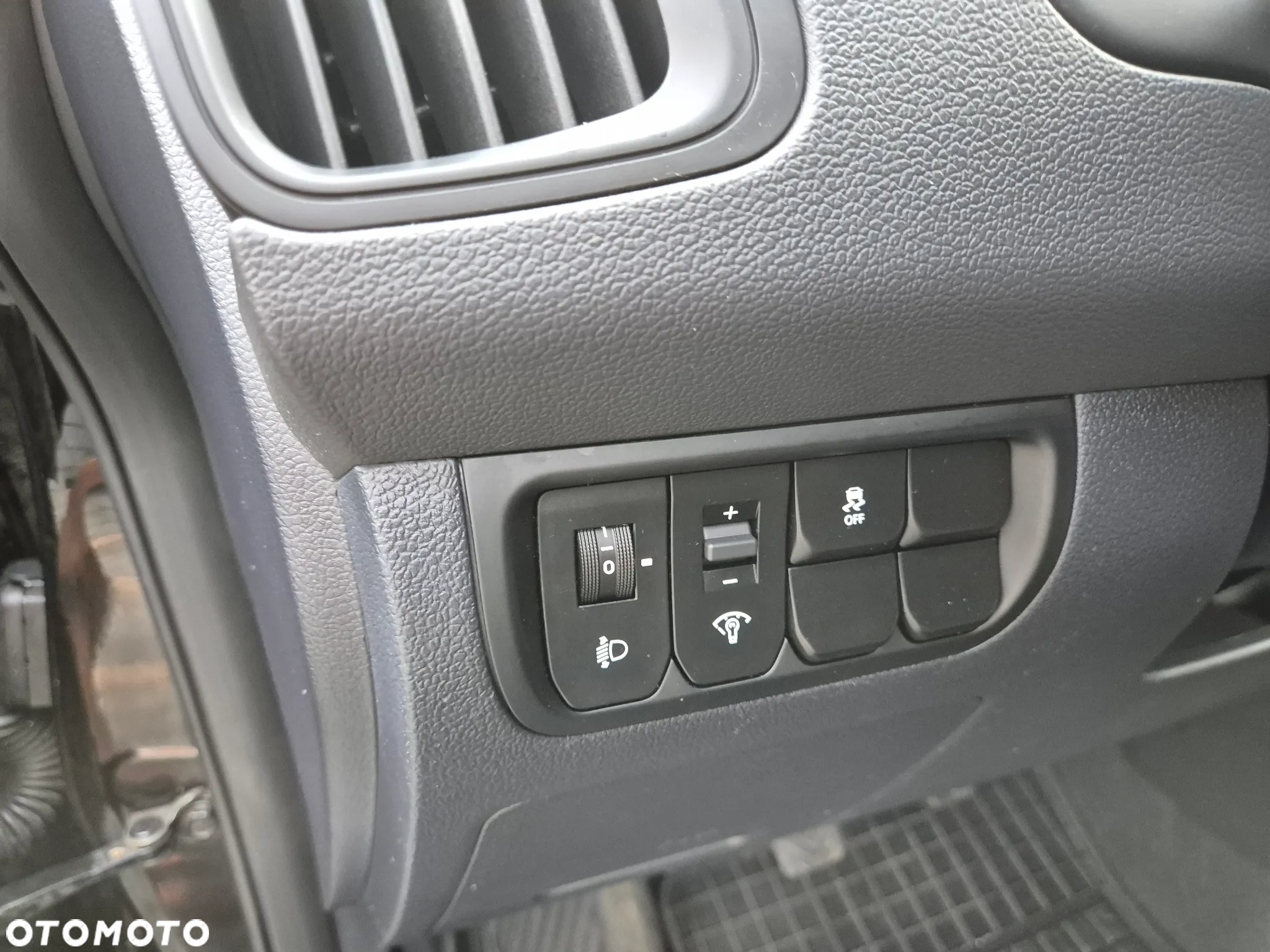 Kia Rio 1.2 Attract - 17