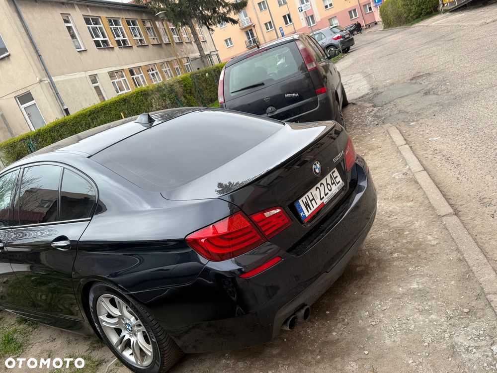 BMW Seria 5 528i xDrive - 3