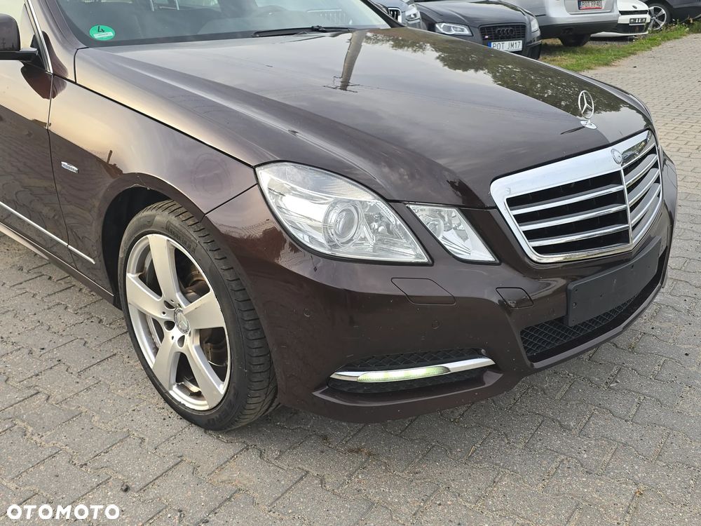 Mercedes-Benz Klasa E 200 CGI BlueEffICIENCY Avantgarde - 17