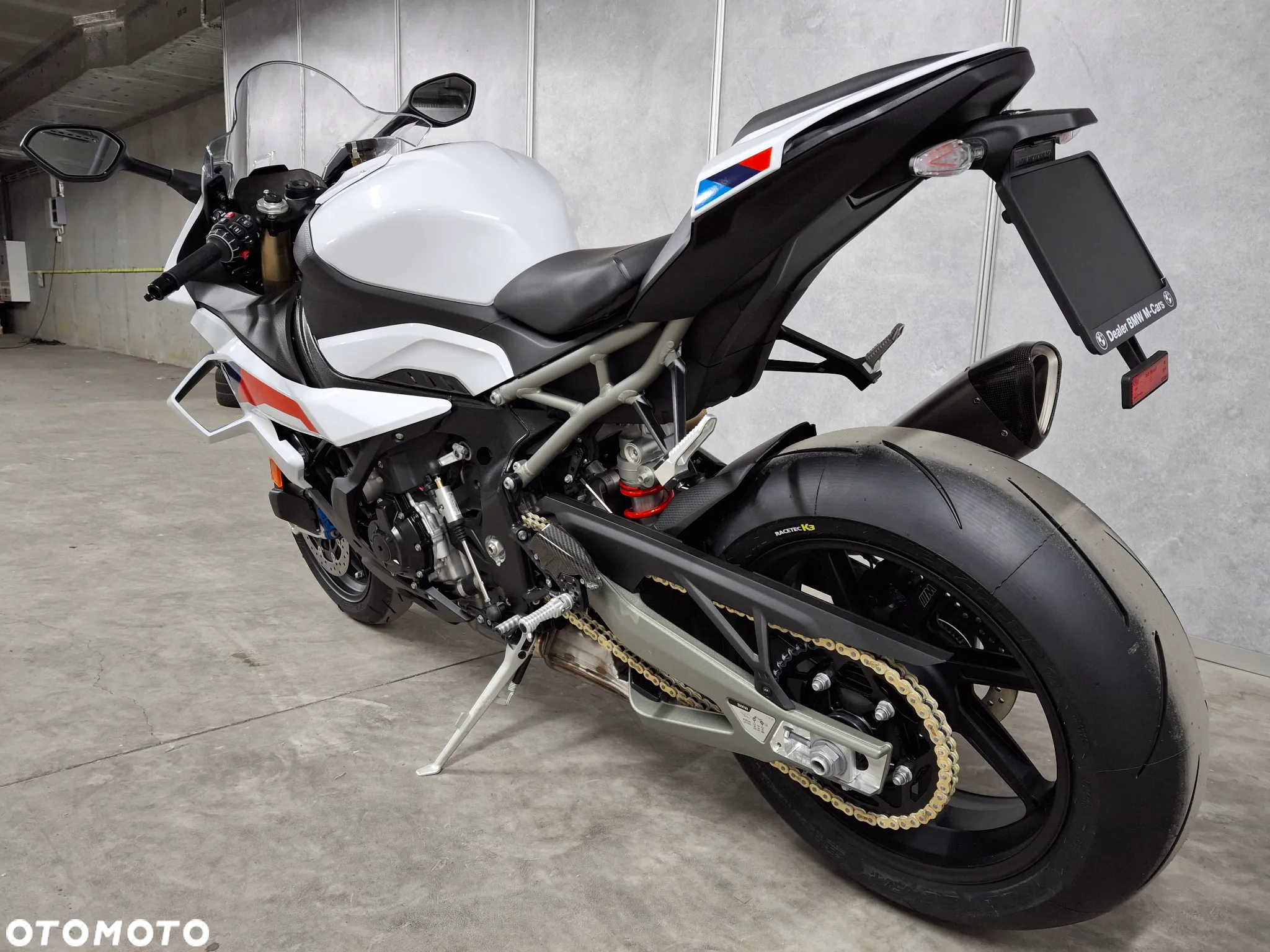 BMW S - 6