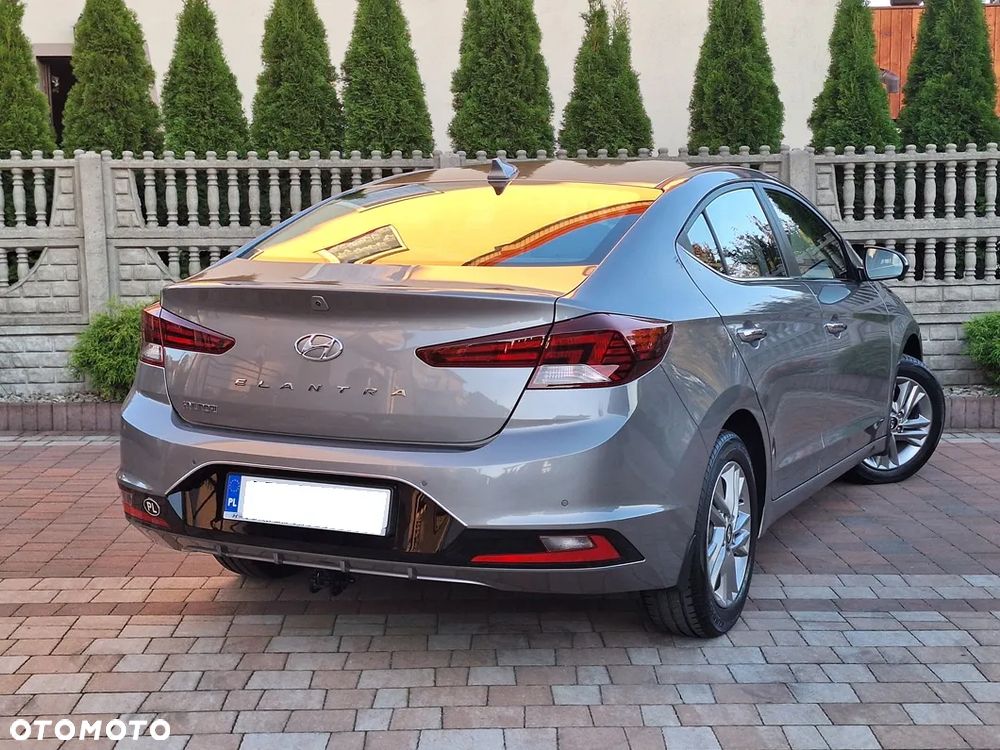 Hyundai Elantra 1.6 Style - 22