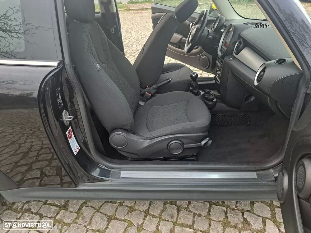 MINI 3 Portas One D - 12