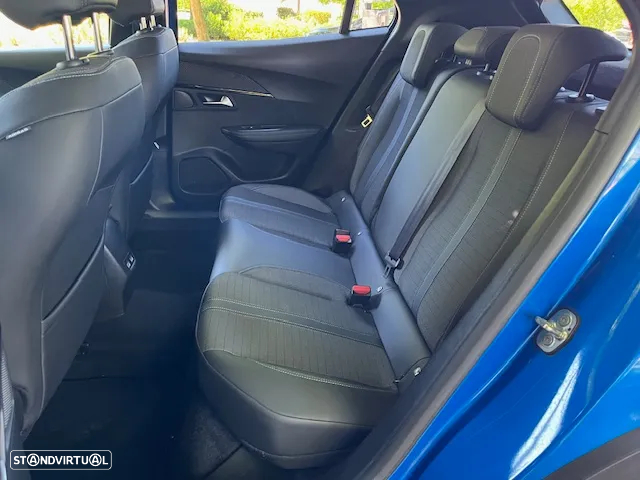 Peugeot 2008 1.2 PureTech Allure Pack - 17