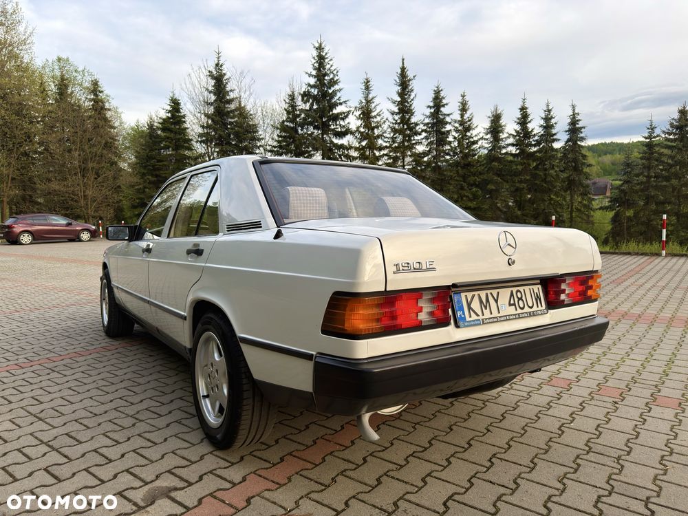 Mercedes-Benz W201 (190) - 2