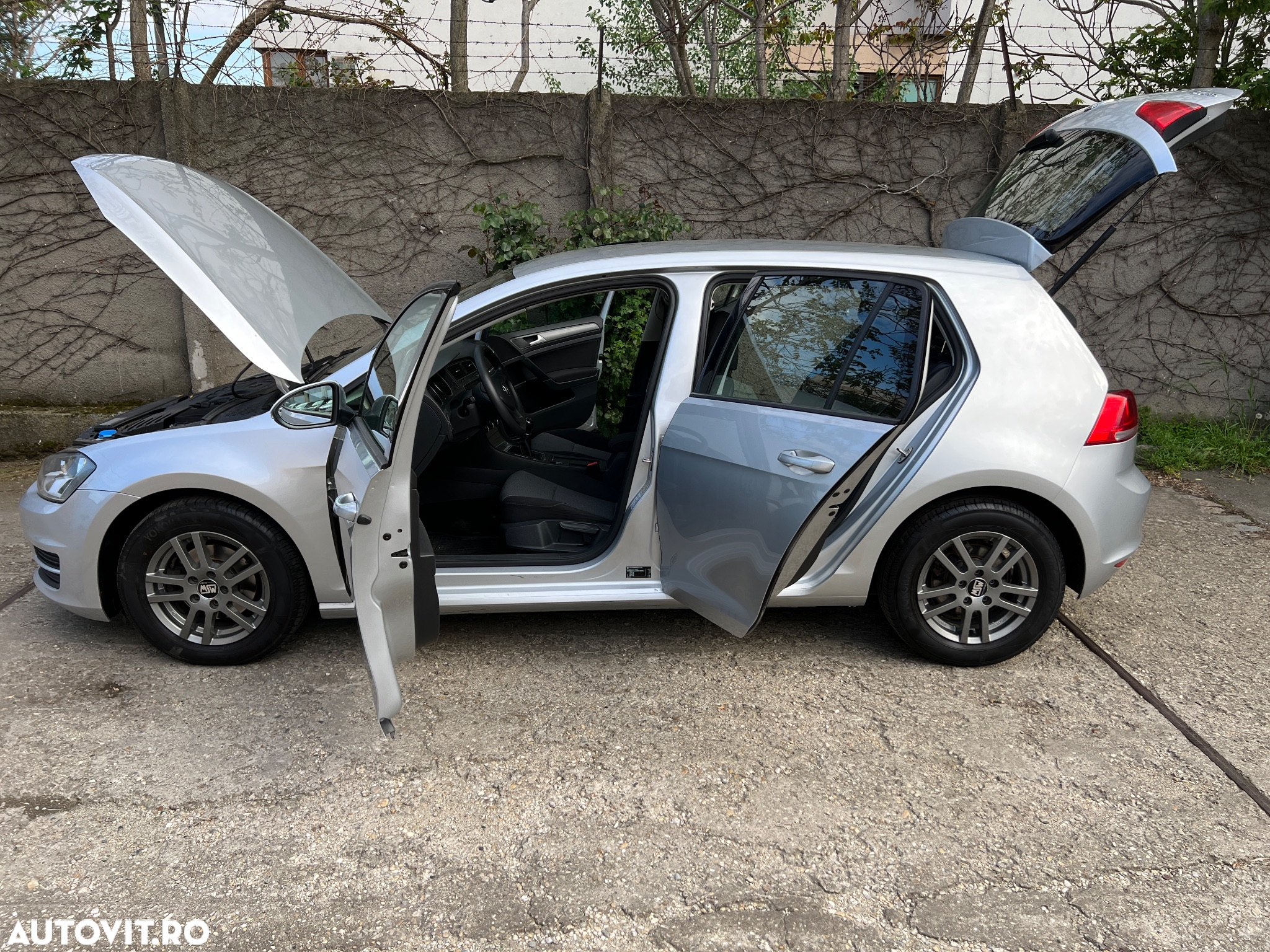 Volkswagen Golf 1.6 TDI BMT Comfortline - 18