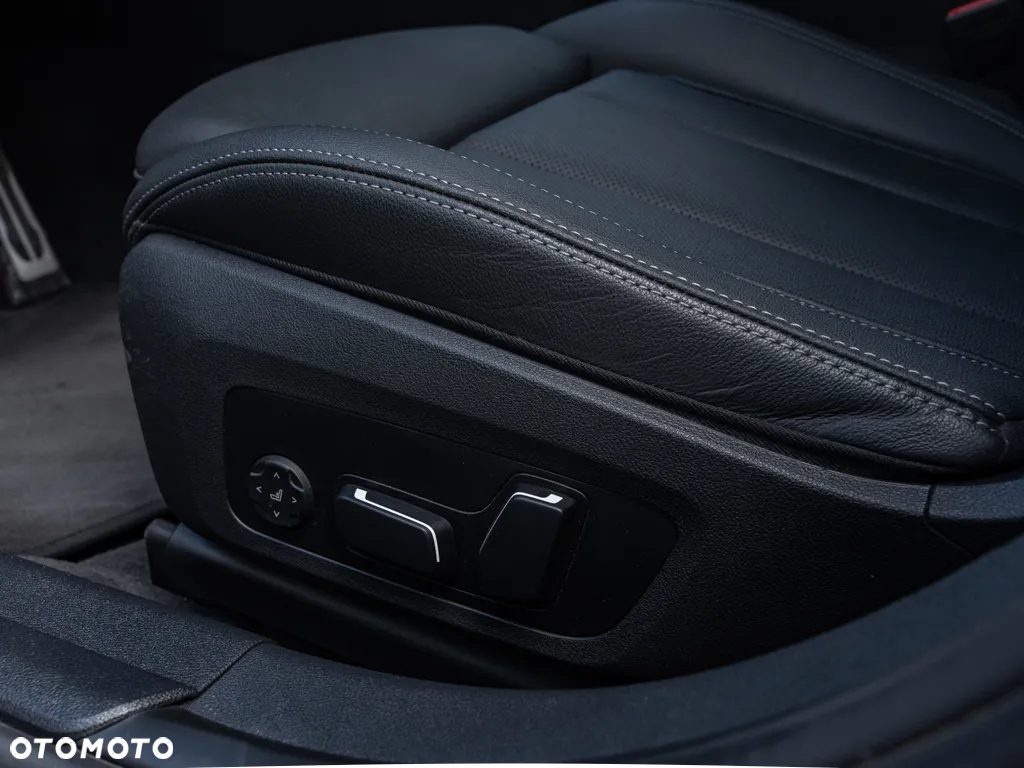 BMW Seria 3 318i - 10