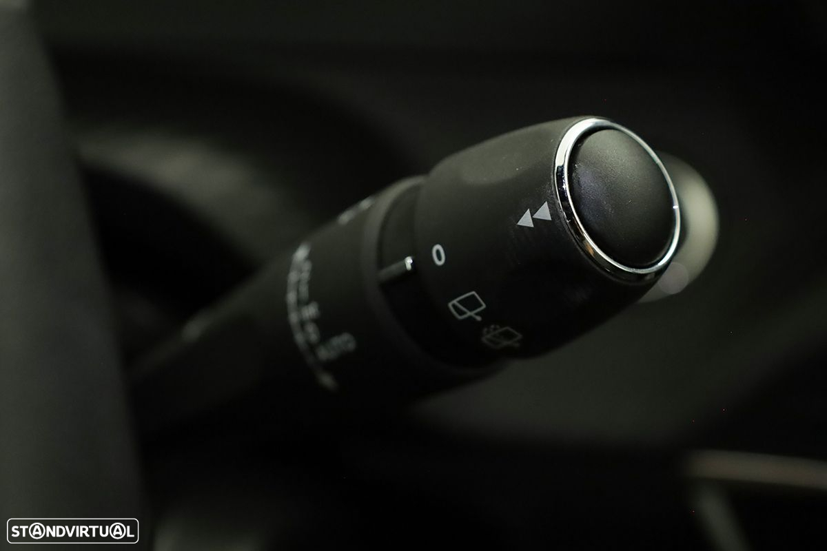 Peugeot 2008 1.2 PureTech Allure - 17