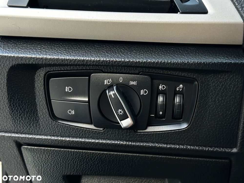 BMW Seria 1 118i - 28