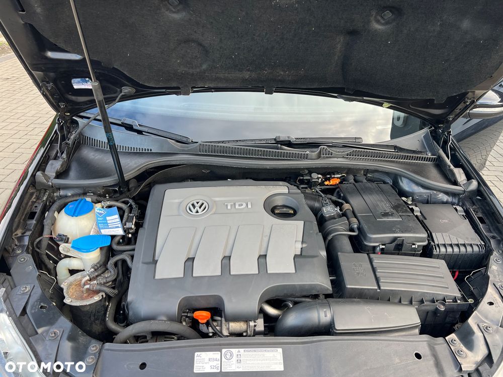 Volkswagen Golf 1.6 TDI DPF BlueMotion - 29