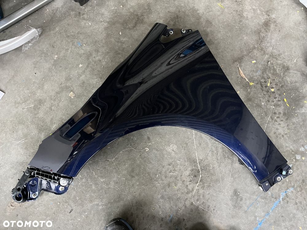Błotnik przedni lewy Toyota Corolla E21 8X8 - 1