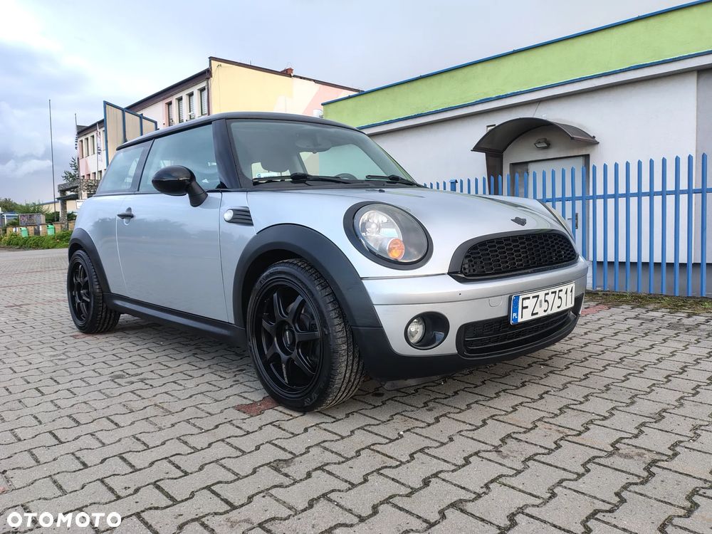 MINI Cooper Standard - 3