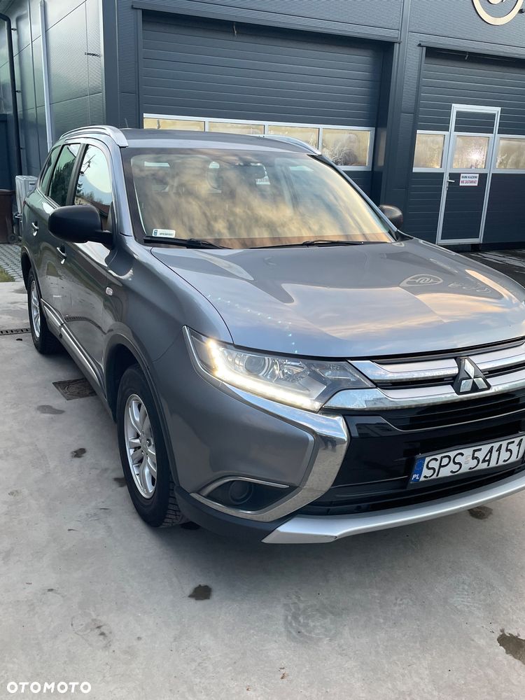 Mitsubishi Outlander 2.0 Invite + 2WD - 1