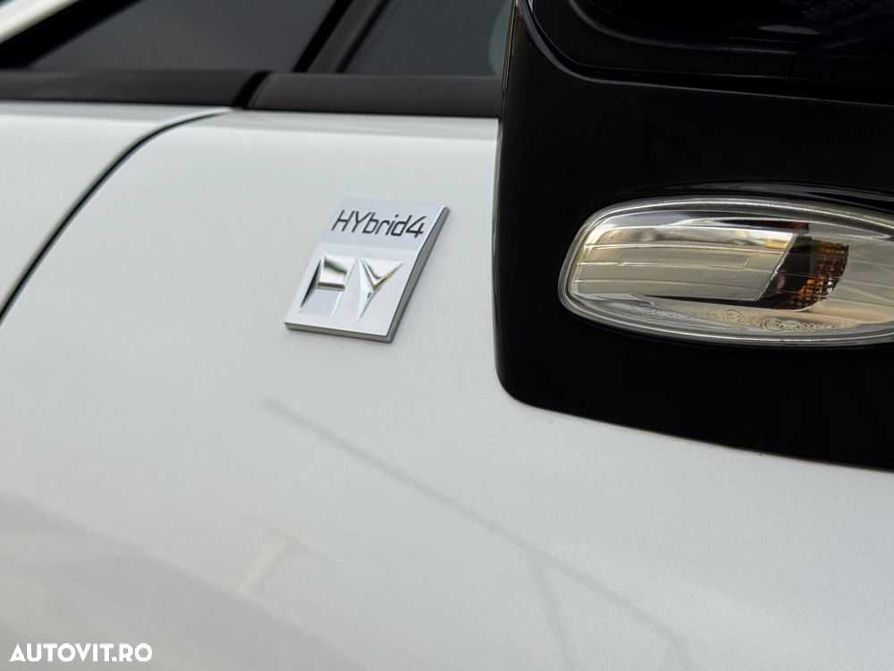 Peugeot 3008 Hybrid4 - 32