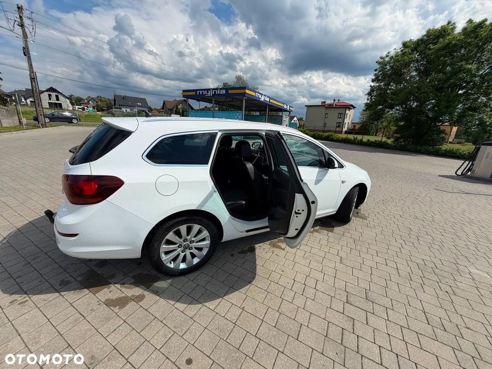 Opel Astra 2.0 CDTI Cosmo - 17