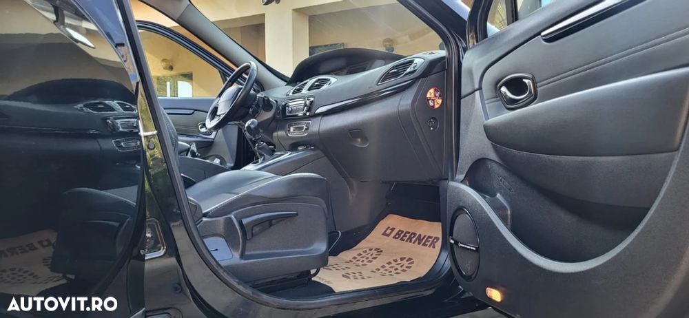 Renault Grand Scenic - 12