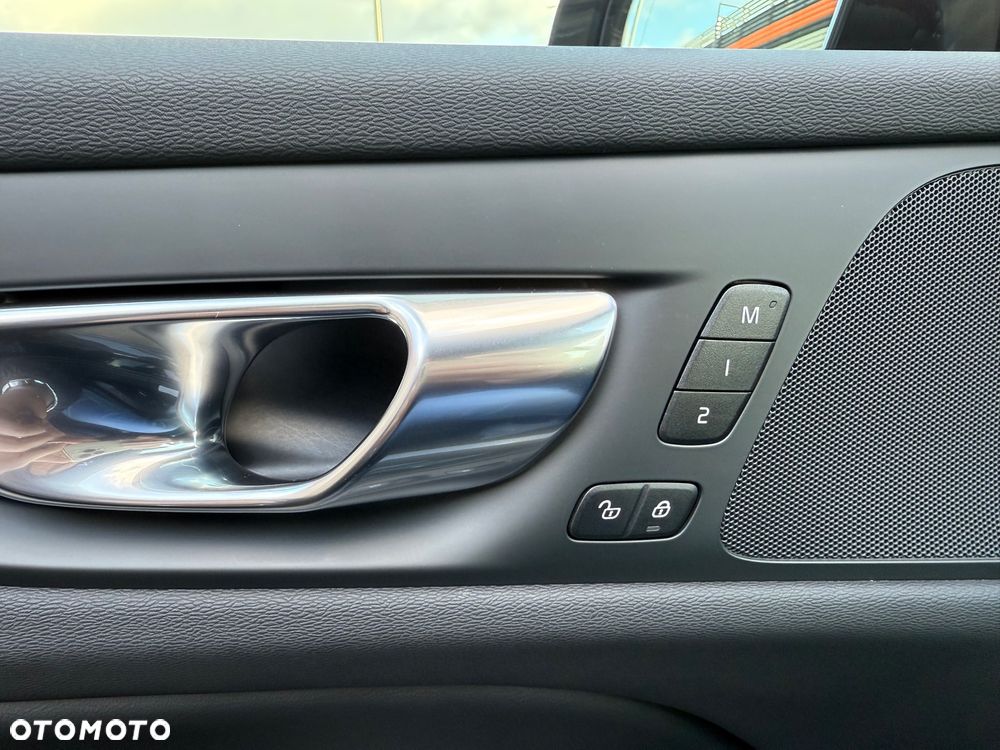 Volvo V60 T6 AWD Plug-In Hybrid Plus Dark - 30