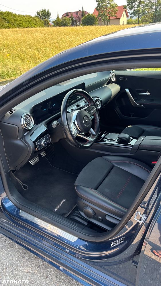 Mercedes-Benz Klasa A 180 AMG Line 7G-DCT - 3