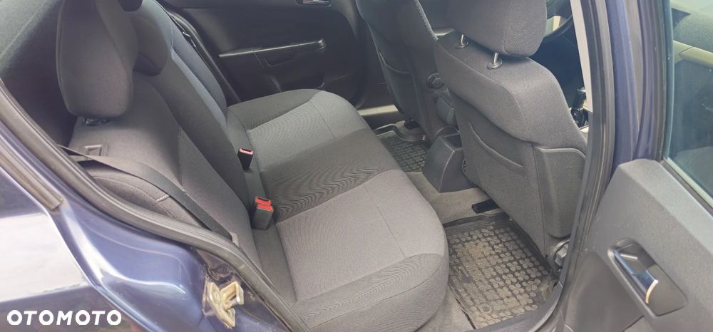 Opel Astra 1.9 CDTI DPF Cosmo - 11
