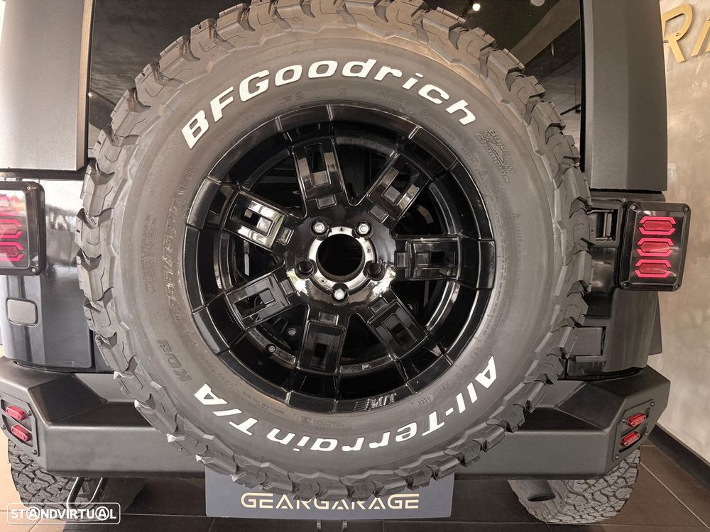 Jeep Wrangler - 14