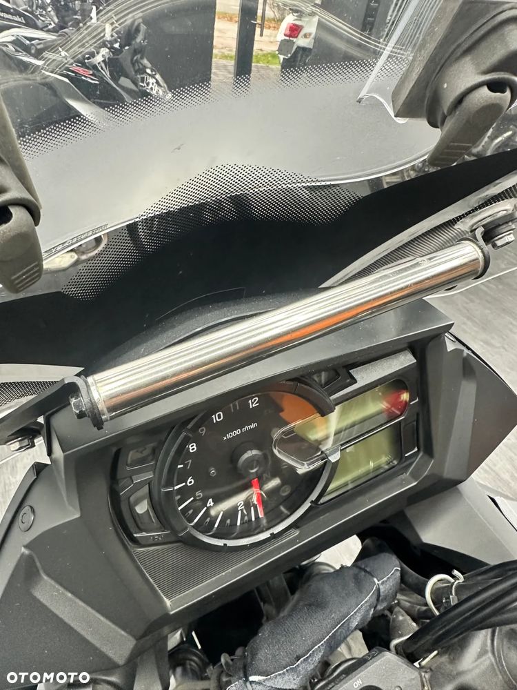 Suzuki V-STROM - 30