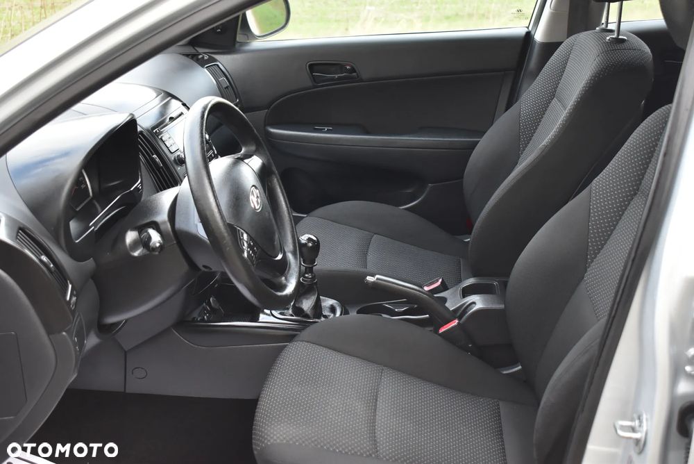 Hyundai i30 i30cw 1.4 FIFA WM Edition - 19