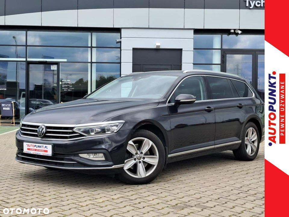 Volkswagen Passat - 1