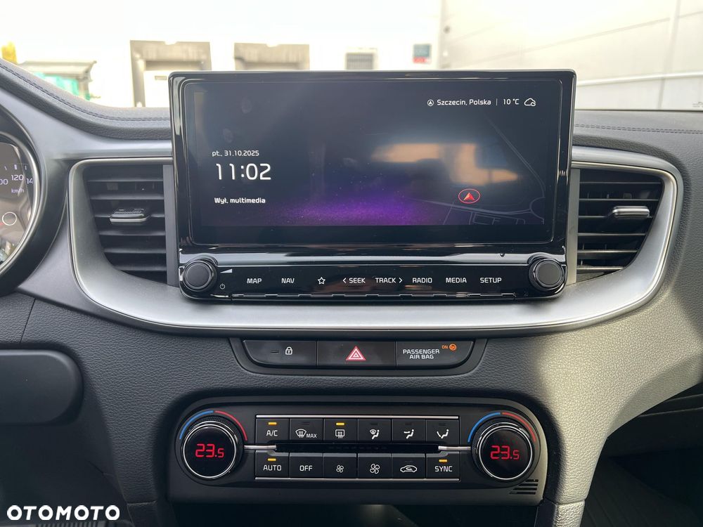 Kia Ceed 1.5 T-GDI M DCT - 11