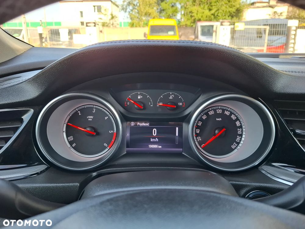 Opel Insignia - 23