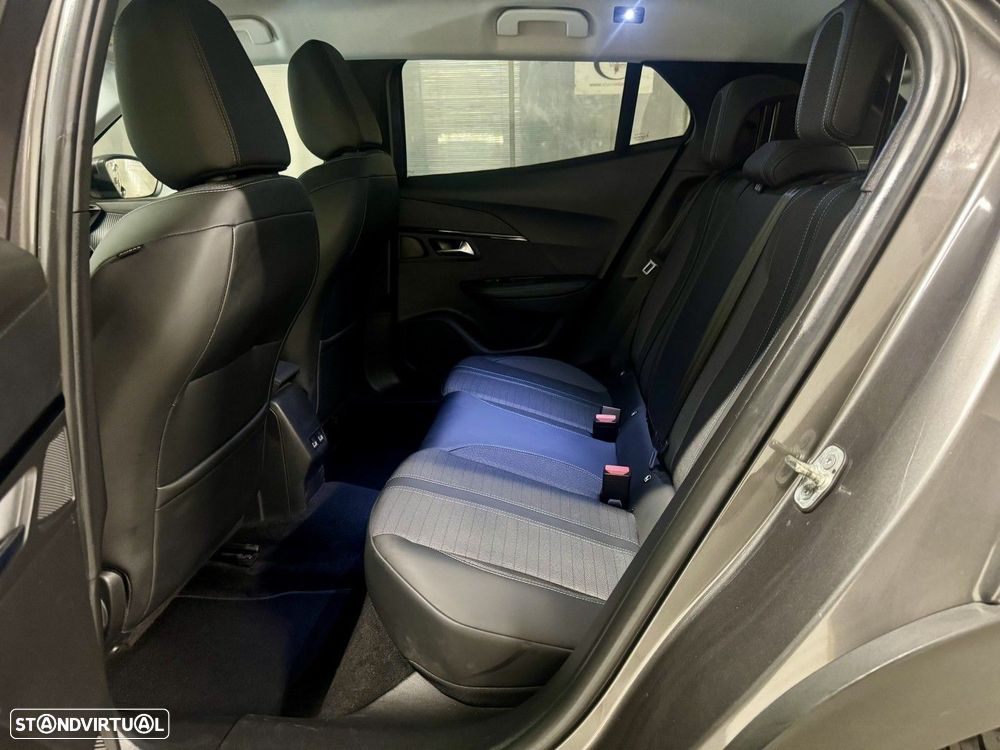 Peugeot 2008 1.2 PureTech Allure Pack EAT8 - 24