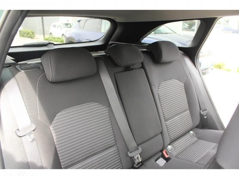 Kia Ceed - 38