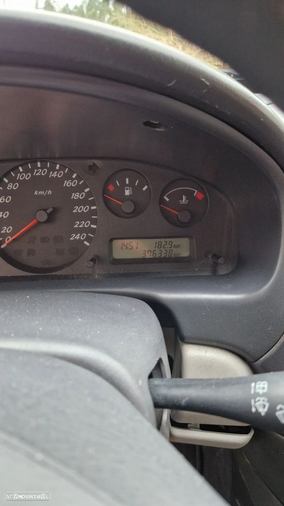 Nissan Almera 2.2 Di Sport - 8